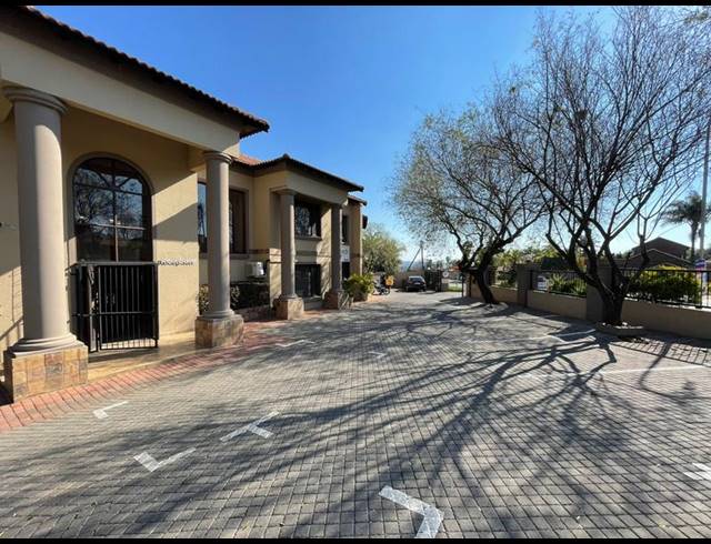 BUSINESS FOR SALE IN ROOIHUISKRAAL